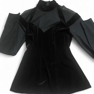 Nightway collections mesh sleeve velvet top paper tag